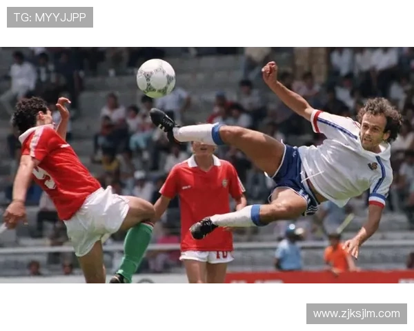 全球20位足球巨星的辉煌历程与传奇瞬间回顾