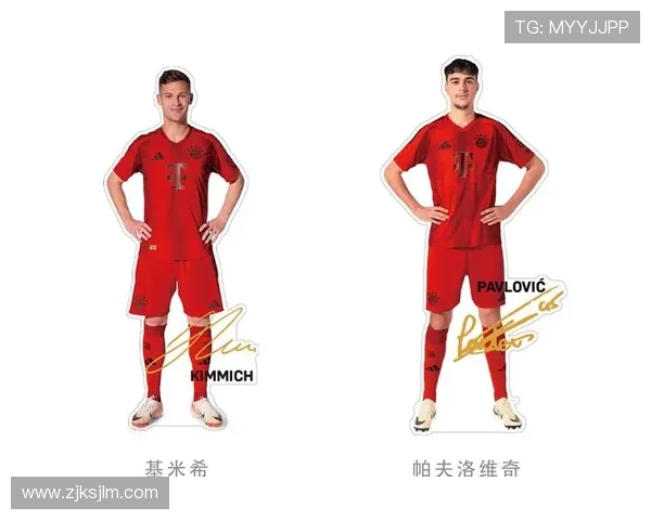 足球明星合影立牌展现传奇瞬间球场荣耀与激情的完美结合