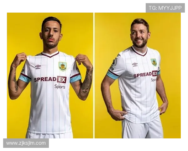 带衣领的足球明星展现时尚魅力与运动精神的完美结合